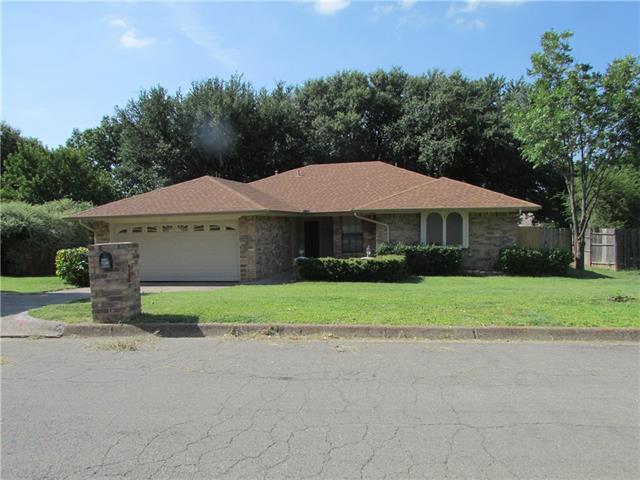 6820 Stillmeadows Cir N in North Richland Hills, TX - Building Photo