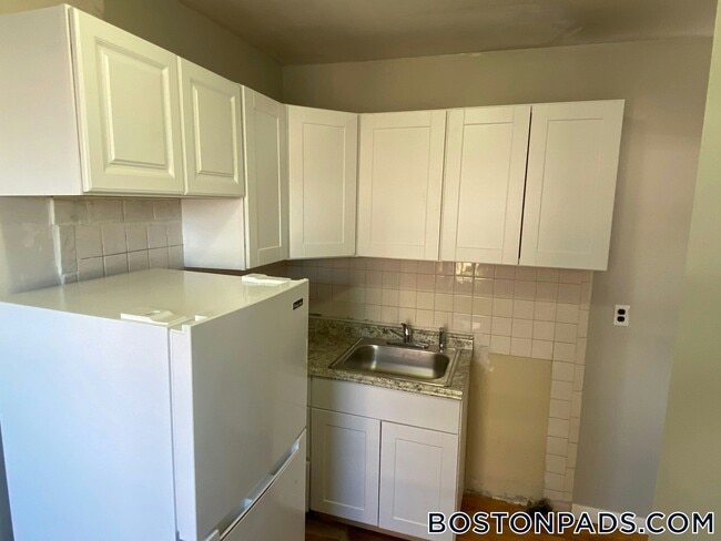 38 Garden St, Unit 4 in Boston, MA - Building Photo - Building Photo