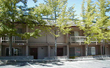 Merrychase Condominiums in Cameron Park, CA - Building Photo - Building Photo