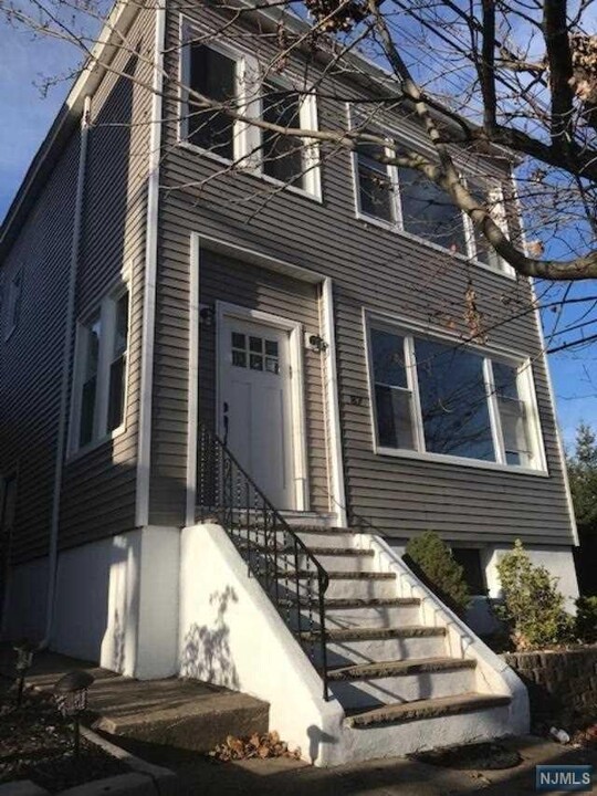 87 Hobart Pl in Garfield, NJ - Building Photo