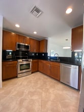 5932 Manchester Way in Tamarac, FL - Building Photo - Building Photo
