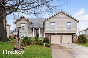 507 Belmont Dr in Raymore, MO - Building Photo