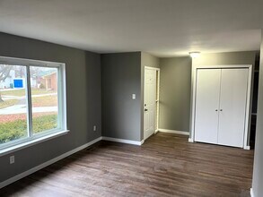 30246 Spain Ct in Romulus, MI - Building Photo - Building Photo