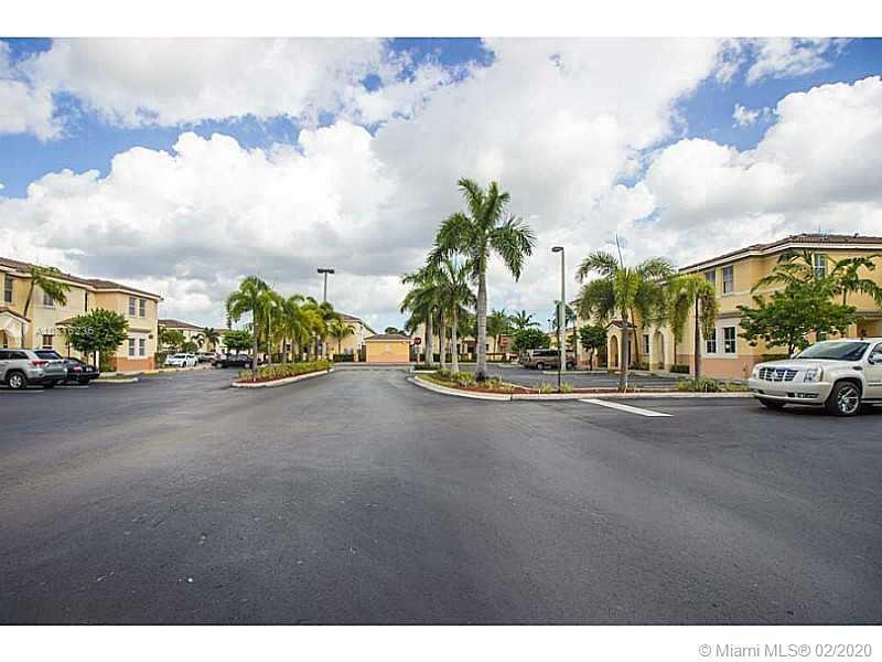 8001 W 36th Ave-Unit -3 in Hialeah, FL - Building Photo