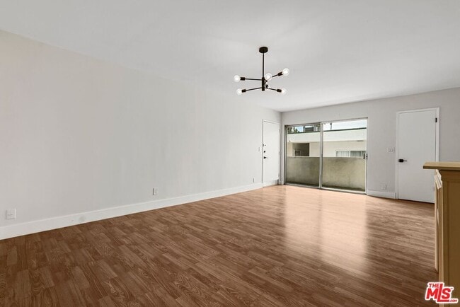 1031 Laurel Ave in West Hollywood, CA - Building Photo - Building Photo