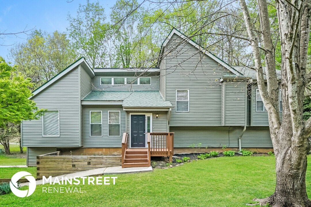 701 Jamestown Pl in Woodstock, GA - Building Photo