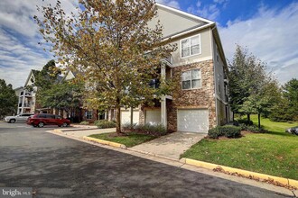 13384 Connor Dr in Centreville, VA - Building Photo - Building Photo