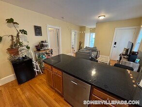 44 Gorham St, Unit 2 in Somerville, MA - Building Photo - Building Photo