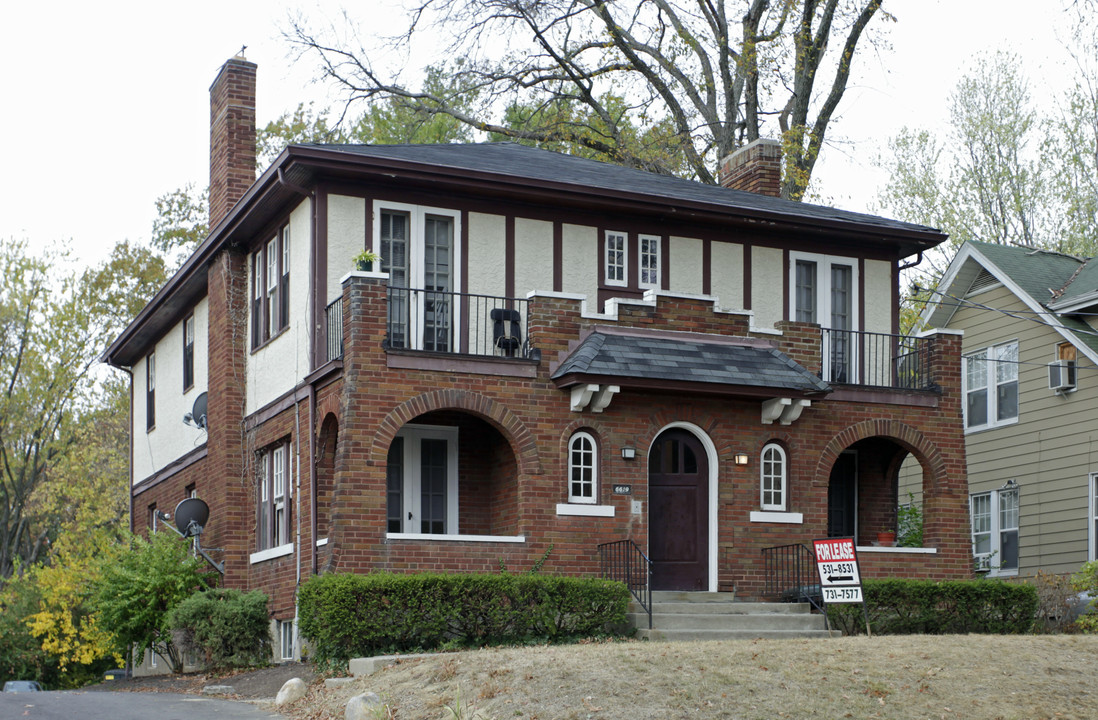 Montgomery/Bantry Apartments in Cincinnati, OH - Building Photo