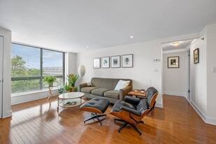 42 8th St in Boston, MA - Building Photo