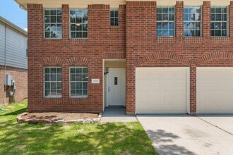 19222 Wading River Dr in Tomball, TX - Foto de edificio - Building Photo
