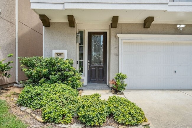 2021 Cambridge Heights Pl in Houston, TX - Foto de edificio - Building Photo