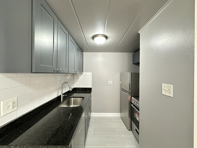 9620 Ivanhoe Ave in Schiller Park, IL - Foto de edificio - Building Photo