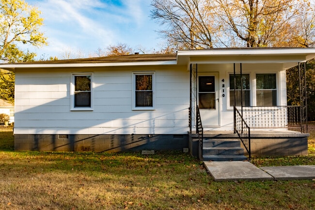 4210 Irondale Dr NW in Huntsville, AL - Building Photo - Building Photo