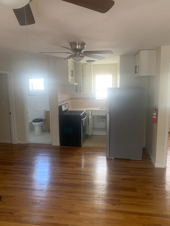 7xx E 226th St in Bronx, NY - Building Photo - Building Photo