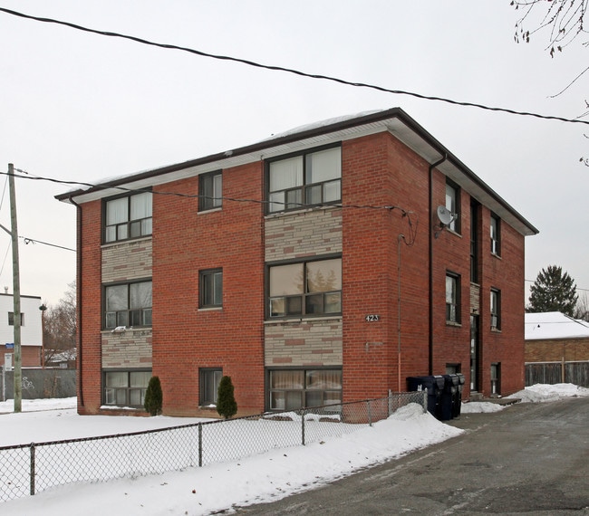 423 Pharmacy Ave in Toronto, ON - Building Photo - Primary Photo