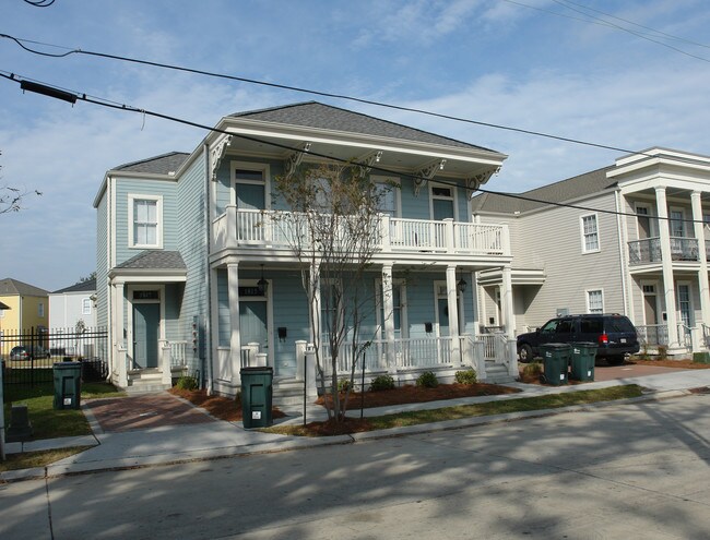 1813 Annunciation St in New Orleans, LA - Foto de edificio - Building Photo