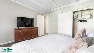 5272 Tamarus St, Unit 5276D in Las Vegas, NV - Building Photo - Building Photo