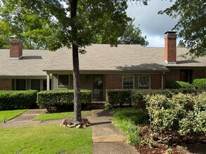 7510 Indiana Ave, Unit Stoneleigh Court #6 in Little Rock, AR - Building Photo - Building Photo