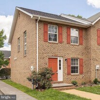 2651 Limestone Ct in Winchester, VA - Building Photo