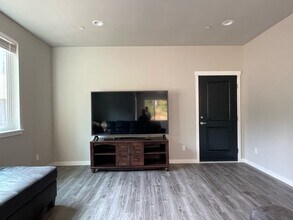 8093 Wenatchee Pl NW in Silverdale, WA - Building Photo - Building Photo