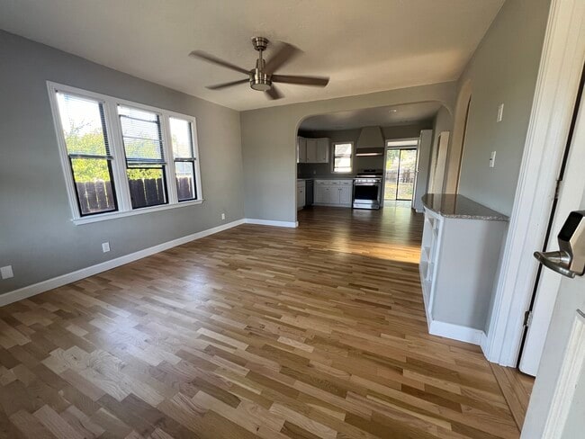 1551 Menlo Ave in Napa, CA - Building Photo - Building Photo