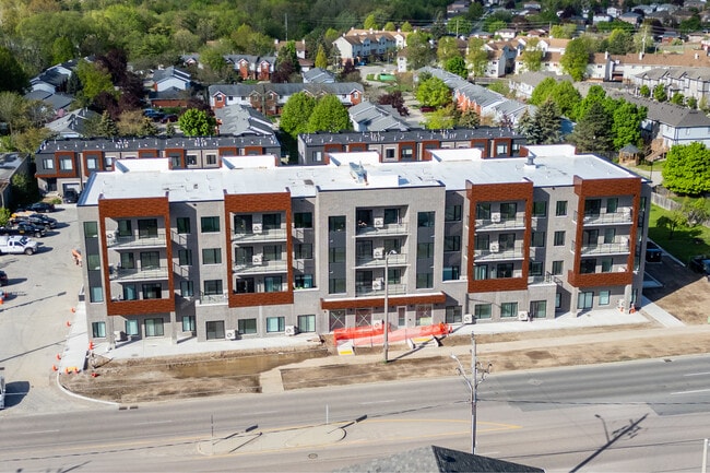 408 Dundas St S in Cambridge, ON - Building Photo - Building Photo