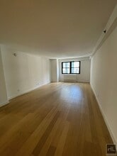 East 39th Street, Unit 17D in New York, NY - Foto de edificio - Building Photo