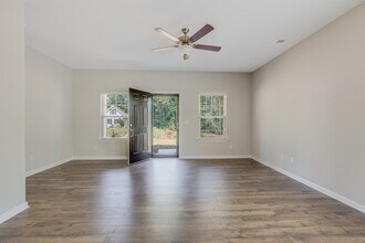 7450 O Hara St in Huntersville, NC - Foto de edificio - Building Photo