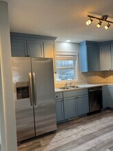 214 Lindell Dr, Unit B in Normal, IL - Building Photo - Building Photo