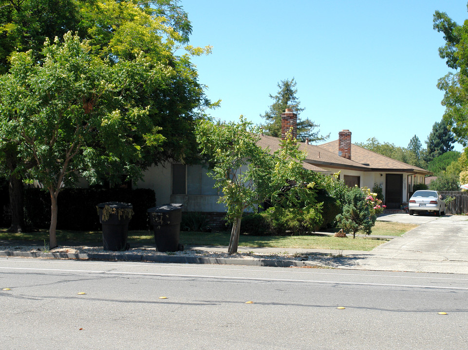 4087 Hoen Ave in Santa Rosa, CA - Building Photo