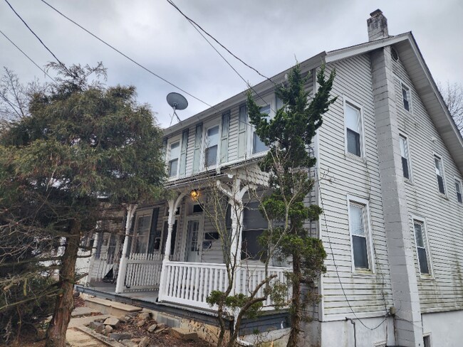 310 N Main St in Coopersburg, PA - Building Photo - Building Photo