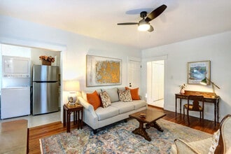 306 E Victory Dr in Savannah, GA - Building Photo - Building Photo