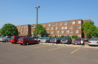 Superior Golden Apartments in Superior, WI - Building Photo - Building Photo