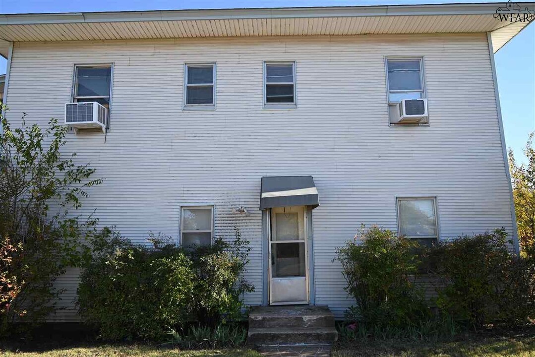 1100 Burnett St in Wichita Falls, TX - Building Photo