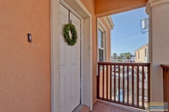 102 E Capricorn Dr in South Padre Island, TX - Building Photo - Building Photo