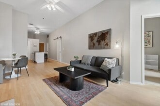 910 S Michigan Ave in Chicago, IL - Building Photo - Building Photo