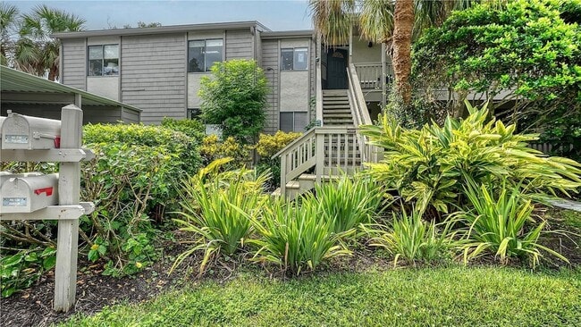 1611 Clower Creek Dr, Unit HA237 in Sarasota, FL - Building Photo - Building Photo