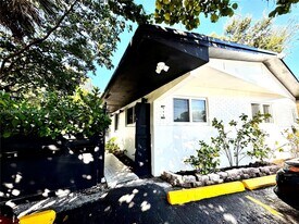 111 NW 7th Ave in Dania Beach, FL - Building Photo