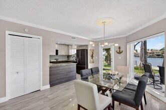 999 N Riverside Dr in Pompano Beach, FL - Foto de edificio - Building Photo