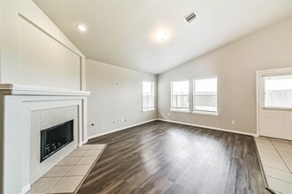 9911 Driftwood Park Dr in Houston, TX - Building Photo - Building Photo