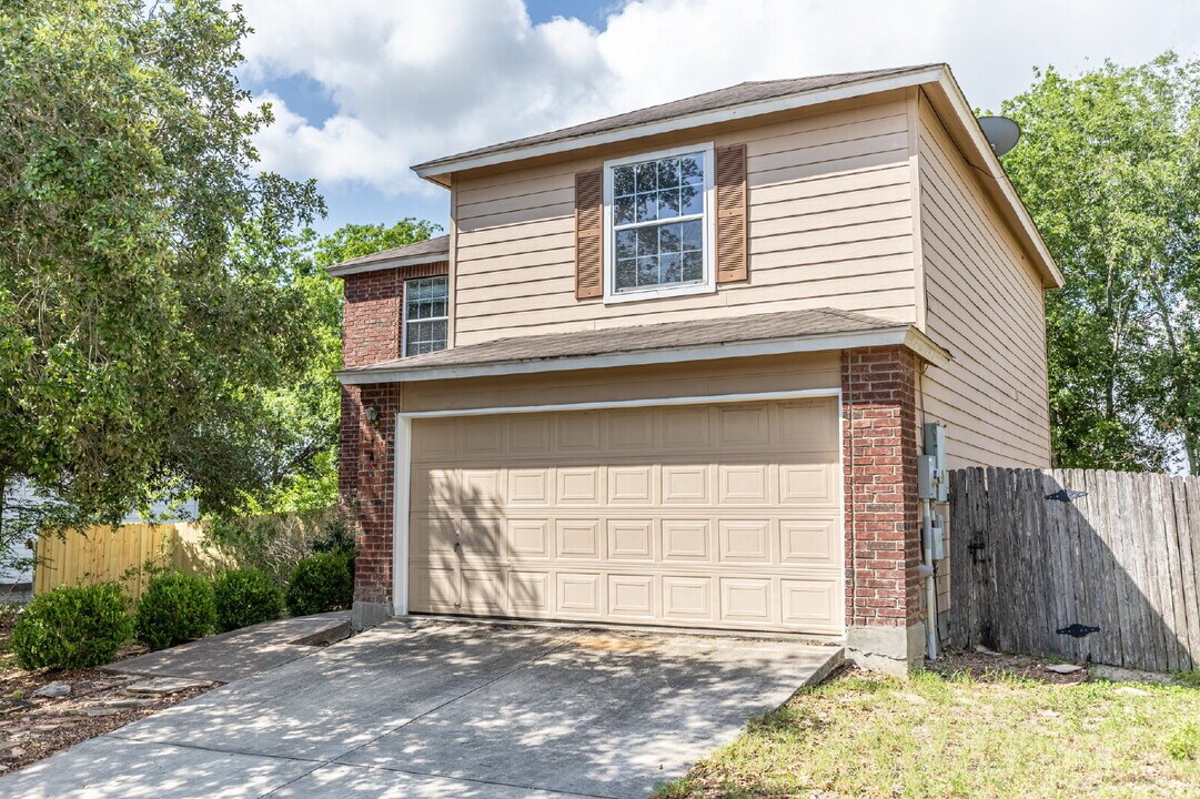 446 S Water Ln in New Braunfels, TX - Building Photo