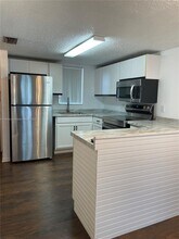5650 W 26th Ct in Hialeah, FL - Building Photo - Building Photo