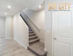 1066 Strigose Ave in North Las Vegas, NV - Building Photo - Building Photo