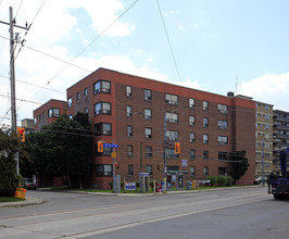 Riviera Court in Toronto, ON - Building Photo - Building Photo