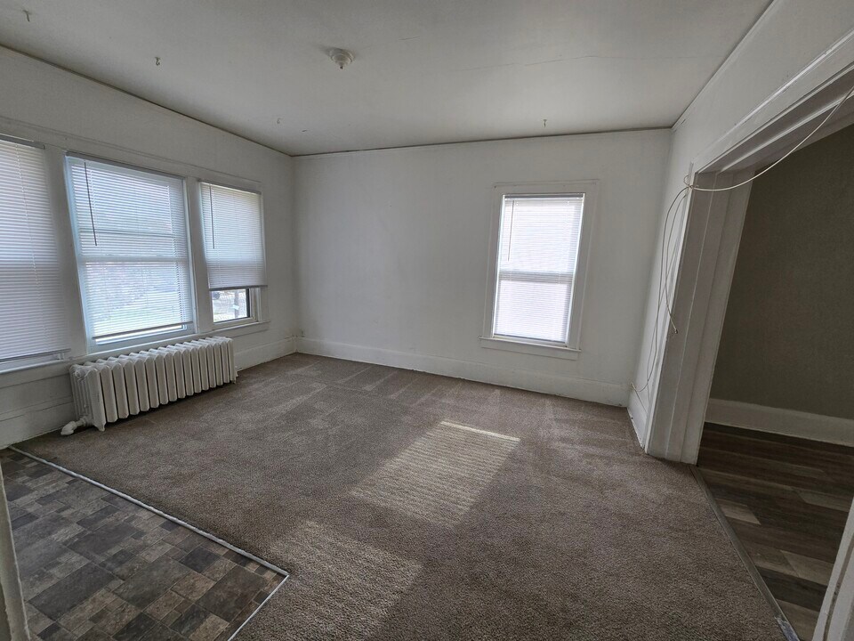 1335 S 21st St, Unit 1335 s. 21st street Upper in Milwaukee, WI - Foto de edificio