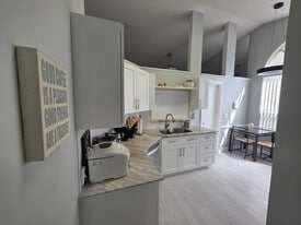 6201 Pond Tree Ct in Greenacres, FL - Building Photo