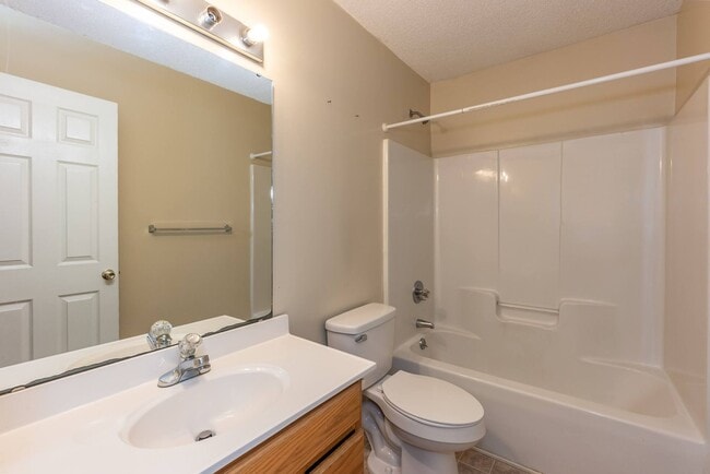 172-174 Chappell Ln in Kittrell, NC - Foto de edificio - Building Photo