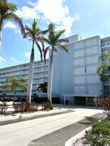 5700 NW 2nd Ave, Unit 104 in Boca Raton, FL - Building Photo