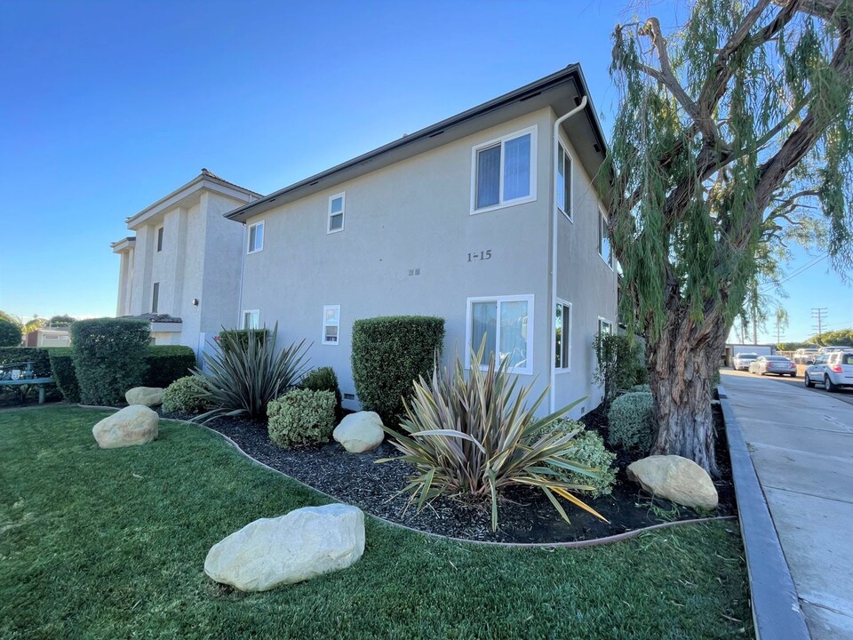 1/15 College Dr-Unit -9 College Drive in Ventura, CA - Foto de edificio